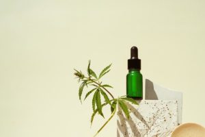 Lire la suite à propos de l’article Huile CBD extraite par pression à froid : est-ce la meilleure option ?